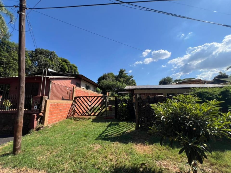 L0st & Found House - Casa Bar Apartment in Puerto Iguazú
