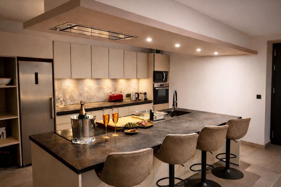 Kitchen or kitchenette, kitchen
