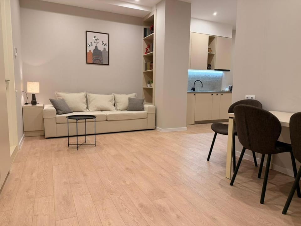 Kitchen or kitchenette, Photo of the whole room, Seating area, Dining area