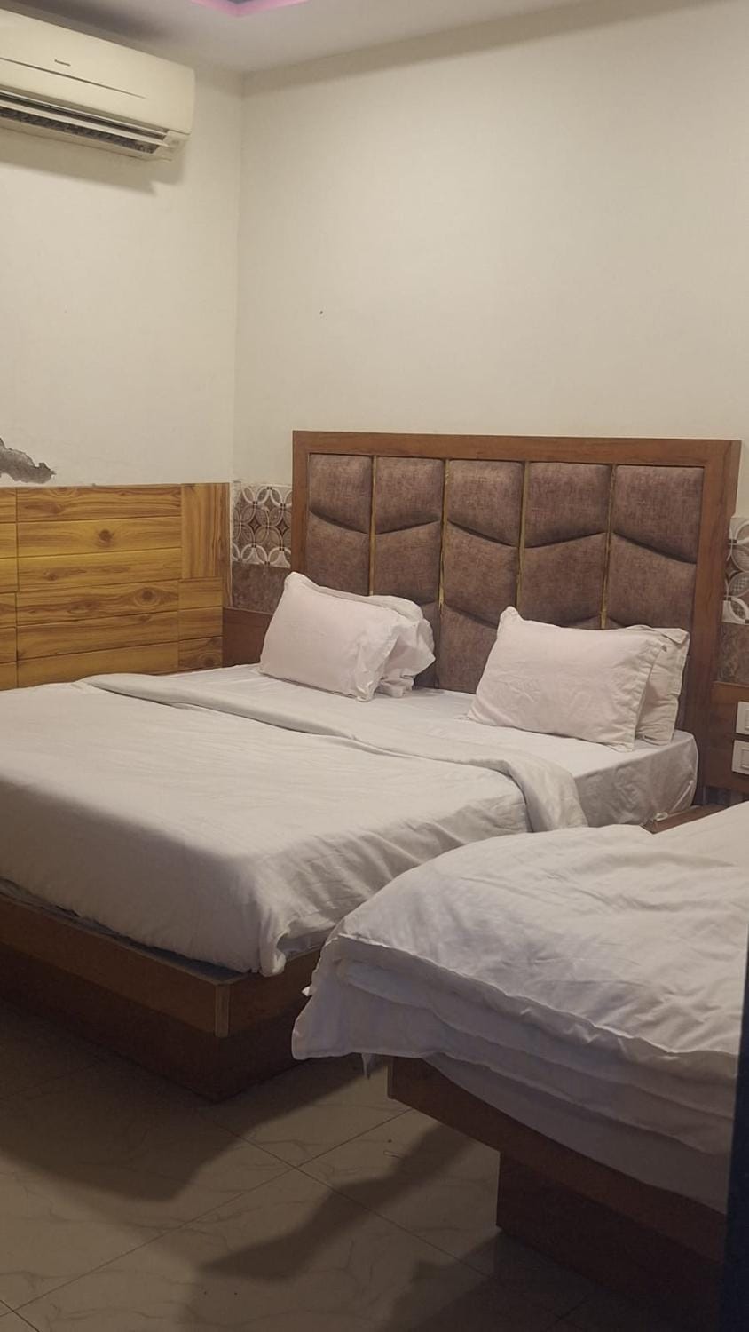 Hotel express inn Capsule hotel in Ahmedabad