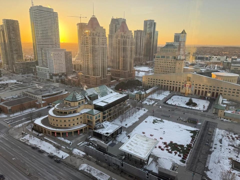 Skyline Retreat Floor-to-Ceiling Views Apartment in Mississauga