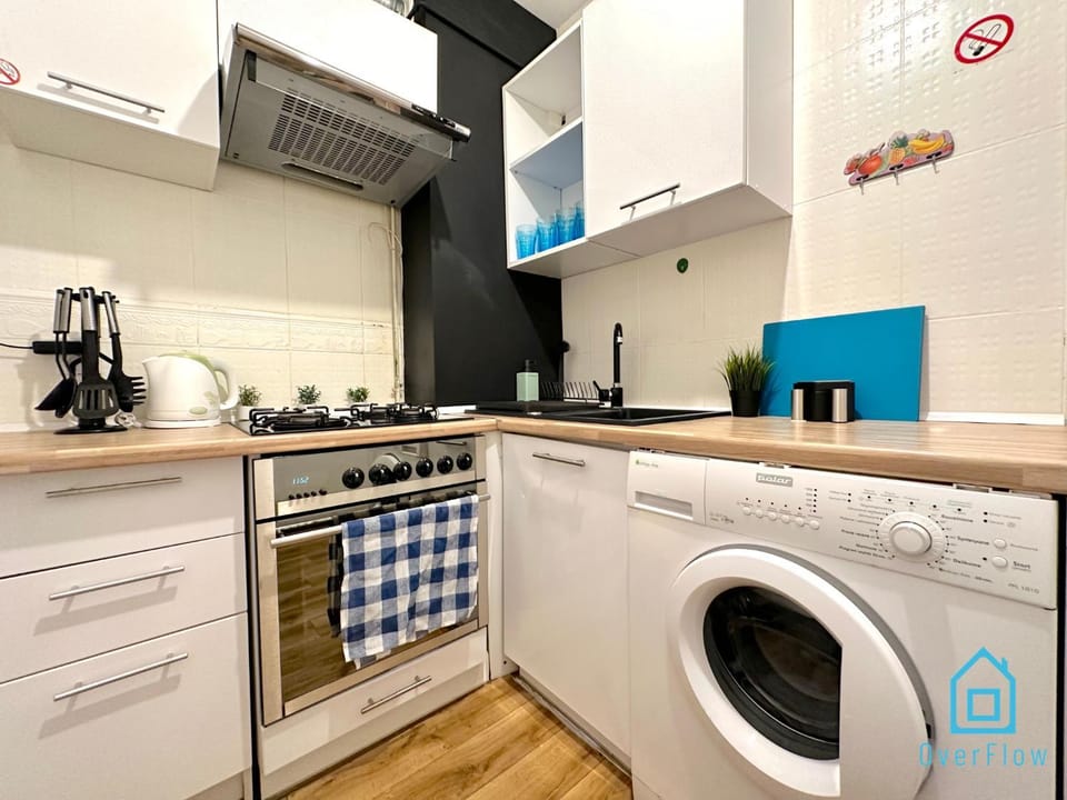 World Room - 10 Minutes to Gdańsk Old Town & Seaside Vacation rental in Gdansk
