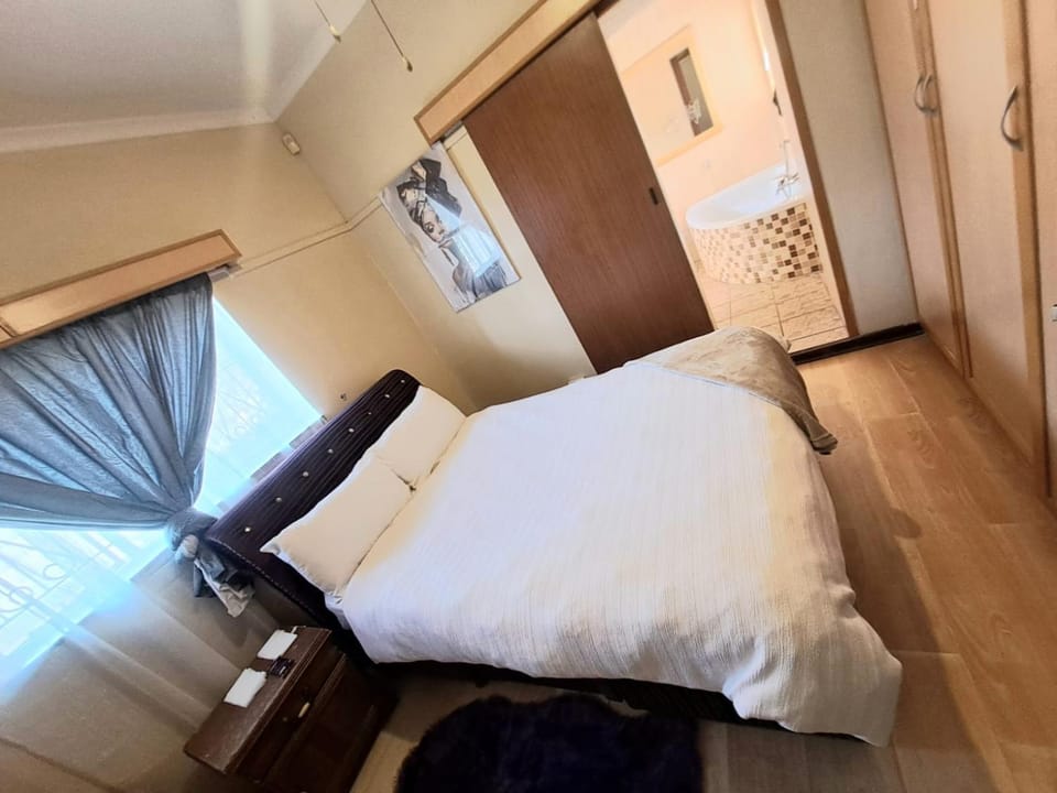 Minelo Guesthouse Bed and Breakfast in North West, South Africa