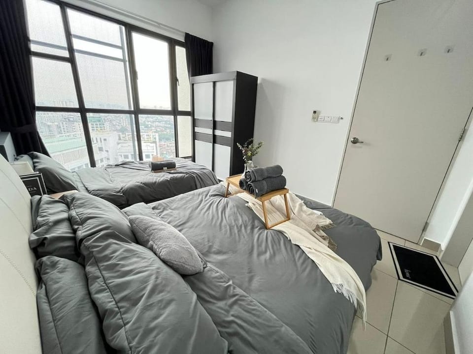 C3 OKR 1-10 pax spacious & comfort near Midvalley Apartment in Petaling Jaya