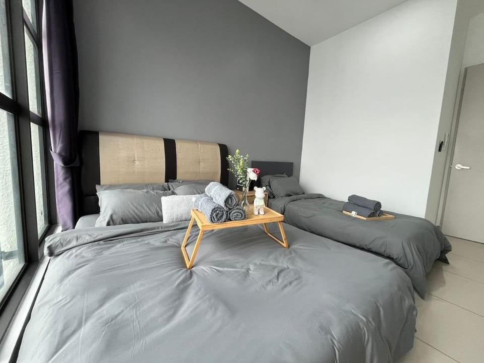 C3 OKR 1-10 pax spacious & comfort near Midvalley Apartment in Petaling Jaya