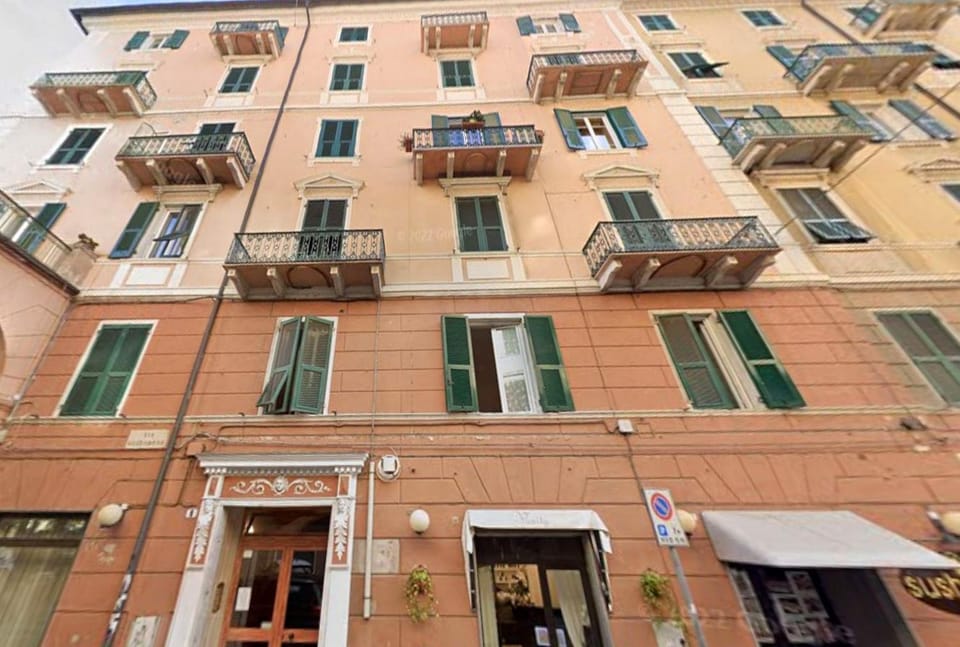 Casa di Javi con Parcheggio Bed and Breakfast in Savona