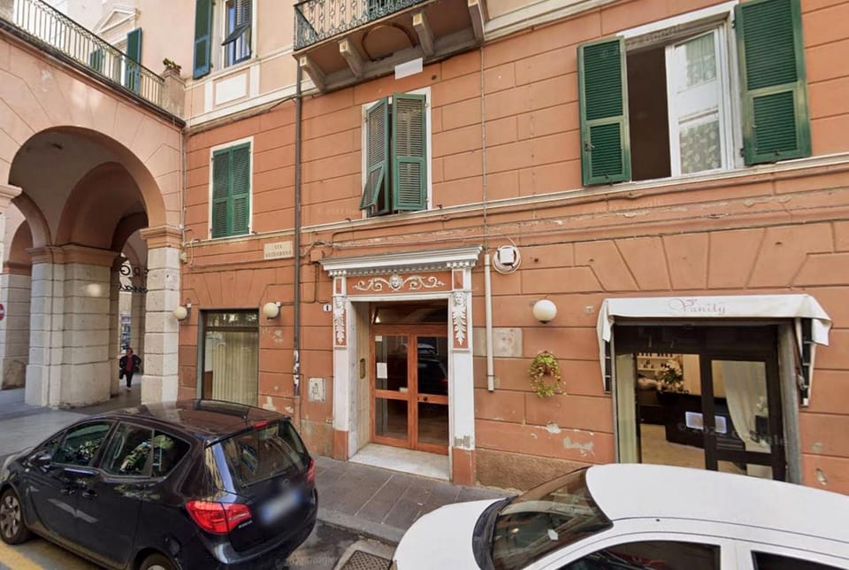 Casa di Javi con Parcheggio Bed and Breakfast in Savona