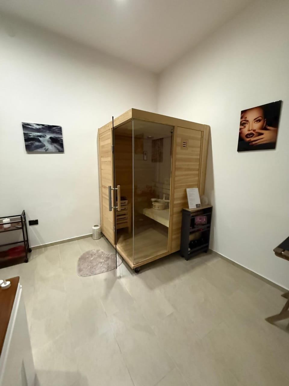 Kosmosuite con sauna e idromassaggio in camera Apartment in Brindisi