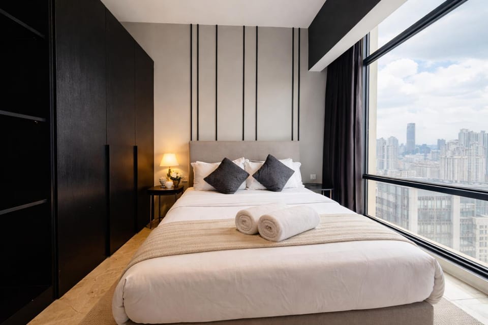 Bed, Bedroom, towels