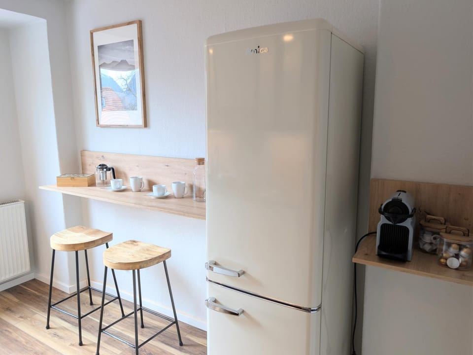 Coffee/tea facilities, Dining area, Breakfast, kitchen