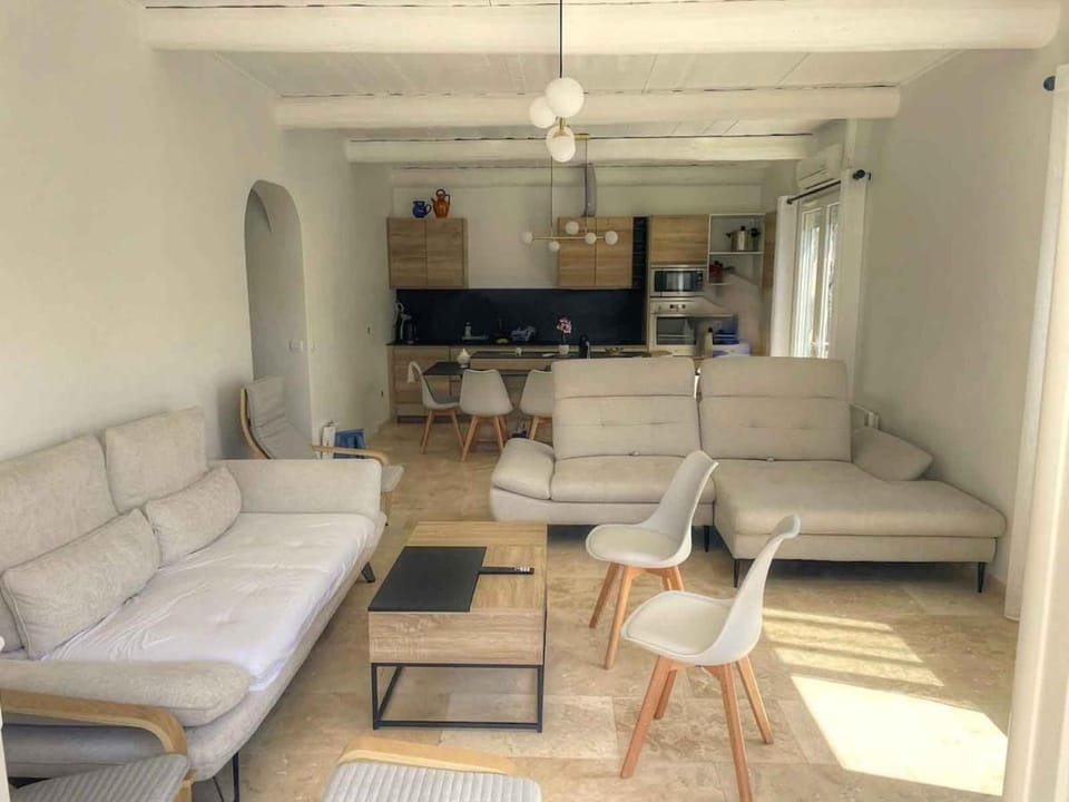 Appartement T.3 Vue mer by Sea View Property Rental Apartment in Roquebrune-sur-Argens