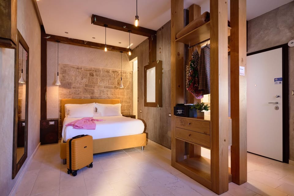 Bed, TV and multimedia, Photo of the whole room, Bedroom, towels, wardrobe