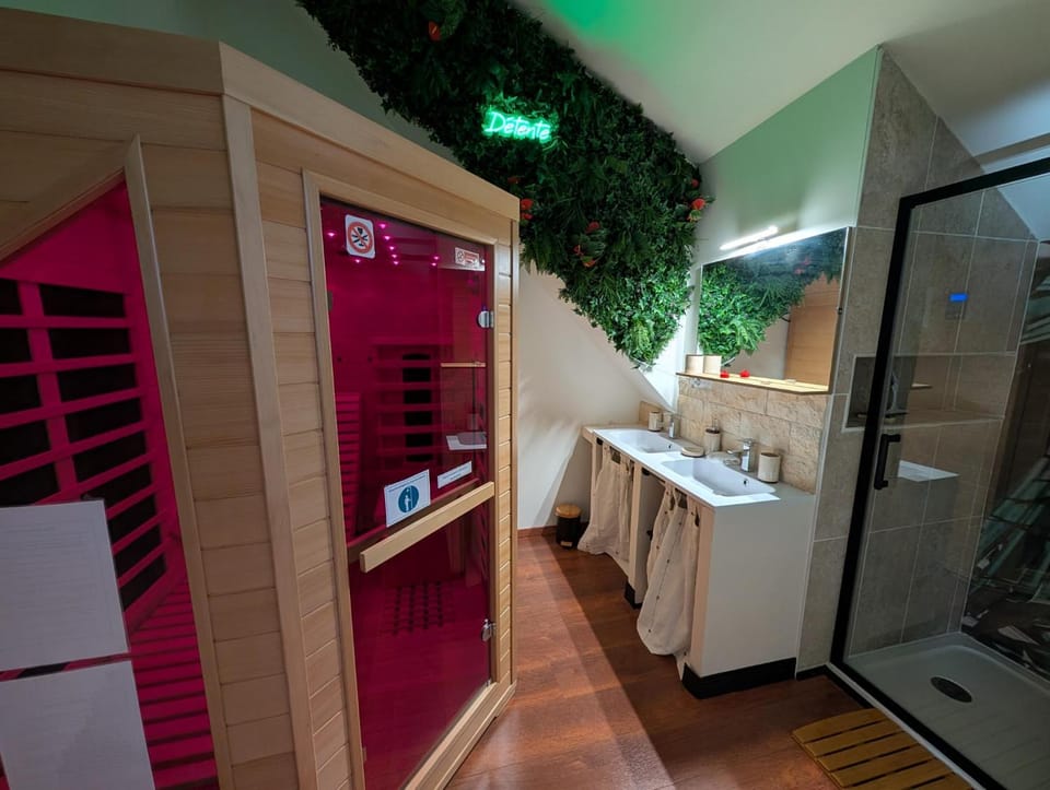 Sauna, Bathroom