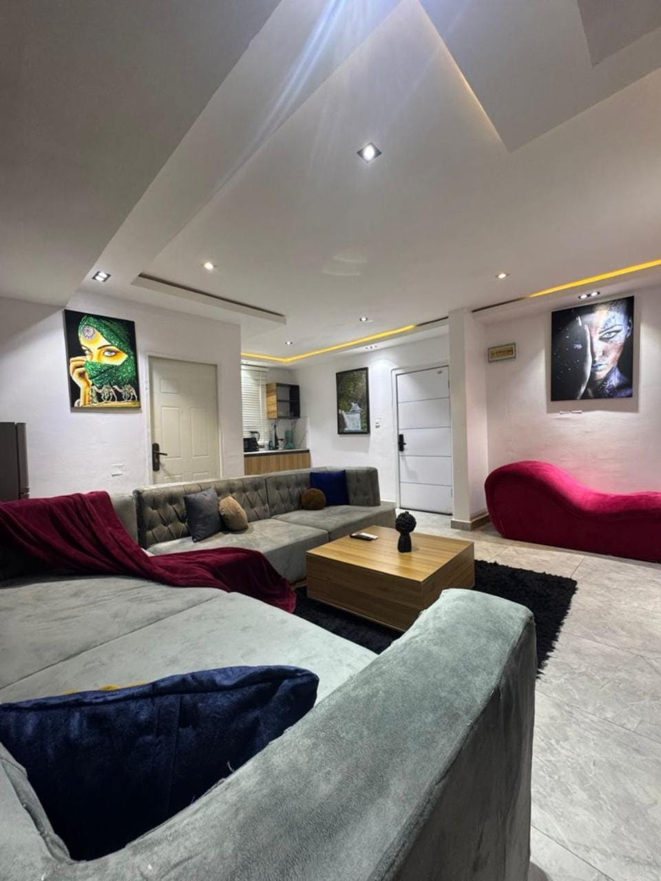 Living room, Seating area