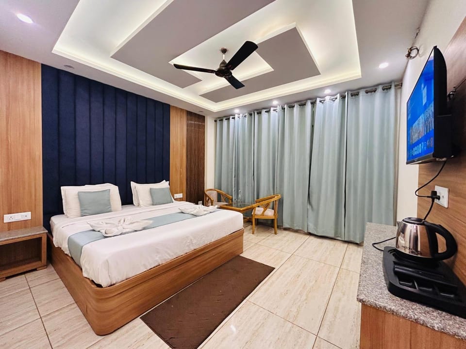 Bed, TV and multimedia, Coffee/tea facilities, Kitchen or kitchenette, Photo of the whole room, Bedroom, fireplace