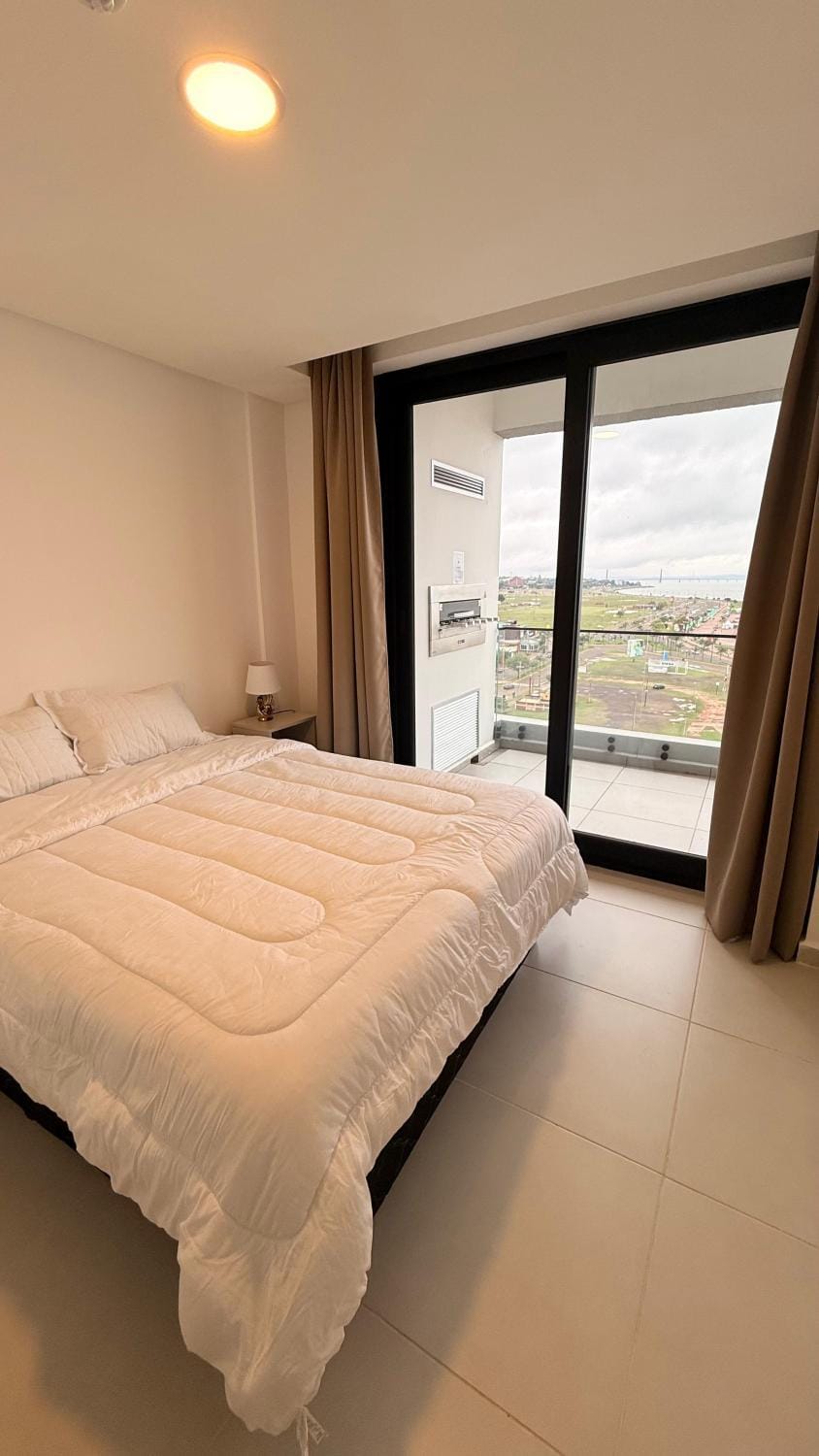 Exclusiva Vista Directa a la Playa San José Depto de 2 Habitaciones en Vivo Costanera en el último piso con parking! Apartment in Misiones Province, Argentina