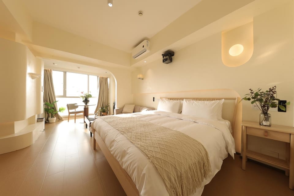 Bed, Photo of the whole room, Bedroom