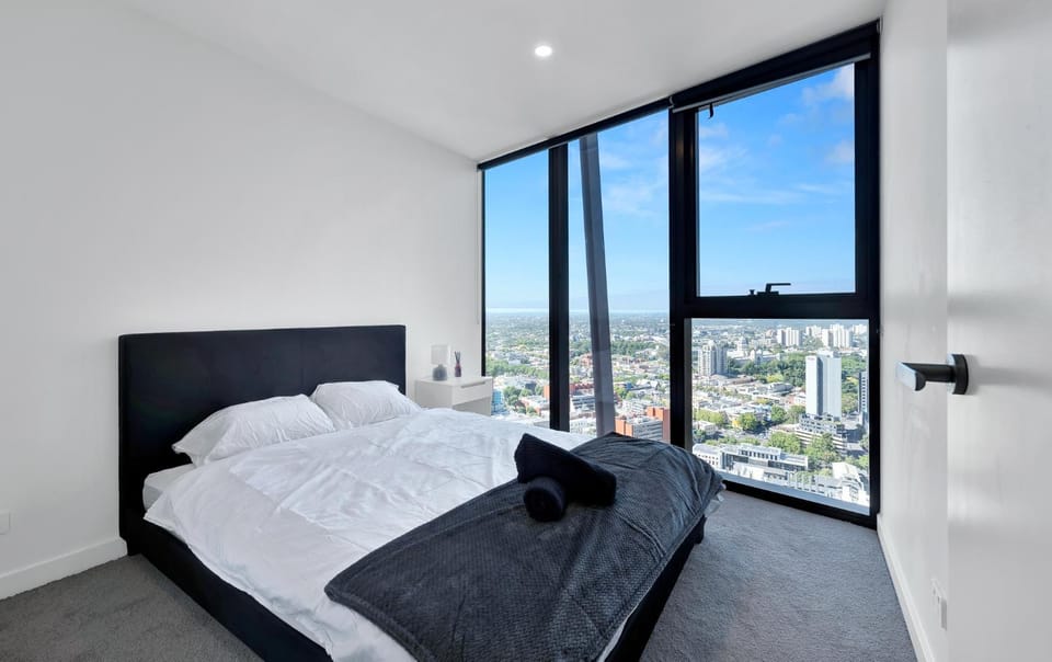 Bed, Bedroom, towels