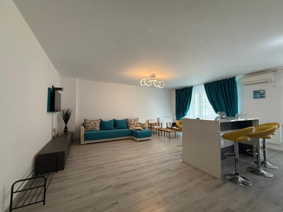 TV and multimedia, Living room, Seating area, air conditioner