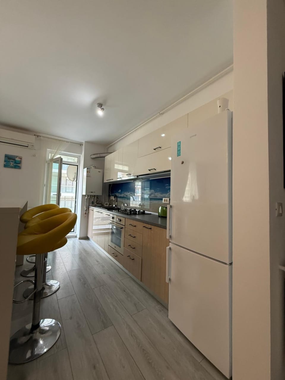 Dining area, oven, stove