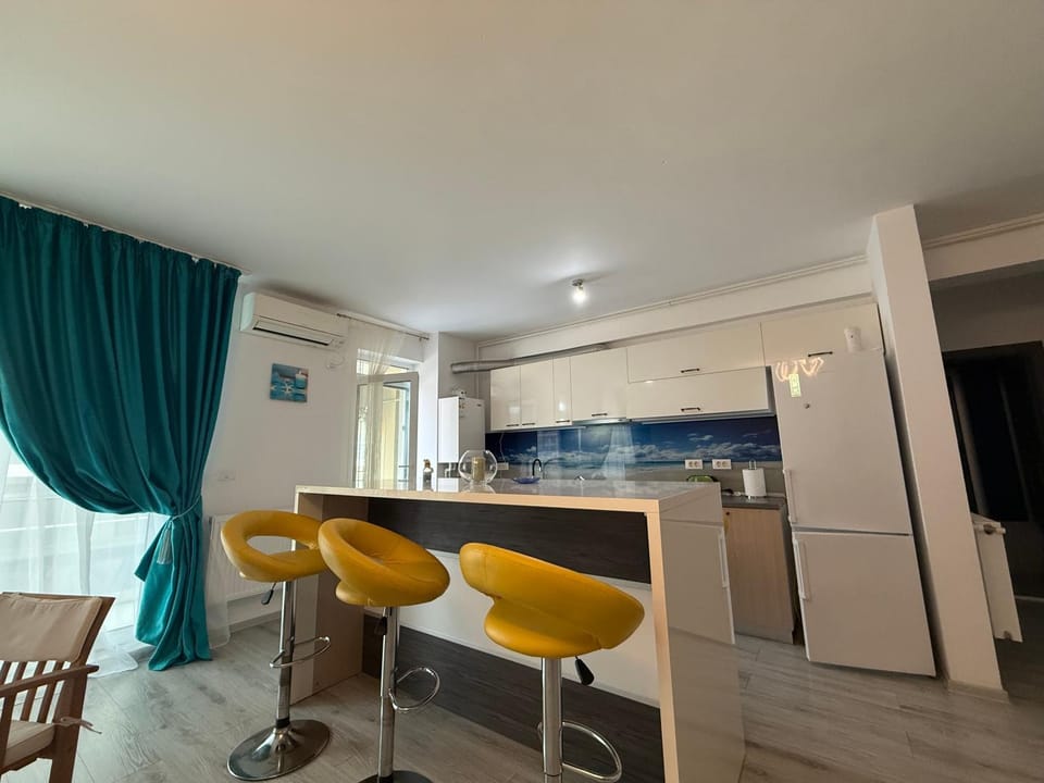 Kitchen or kitchenette, Living room, Dining area, oven, stove