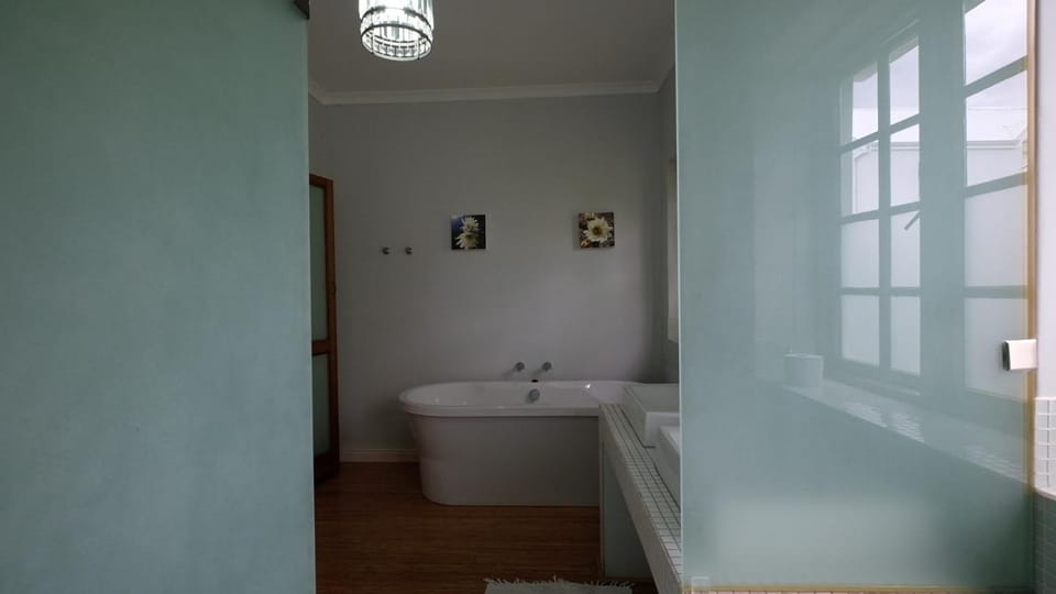 Bathroom, Bath