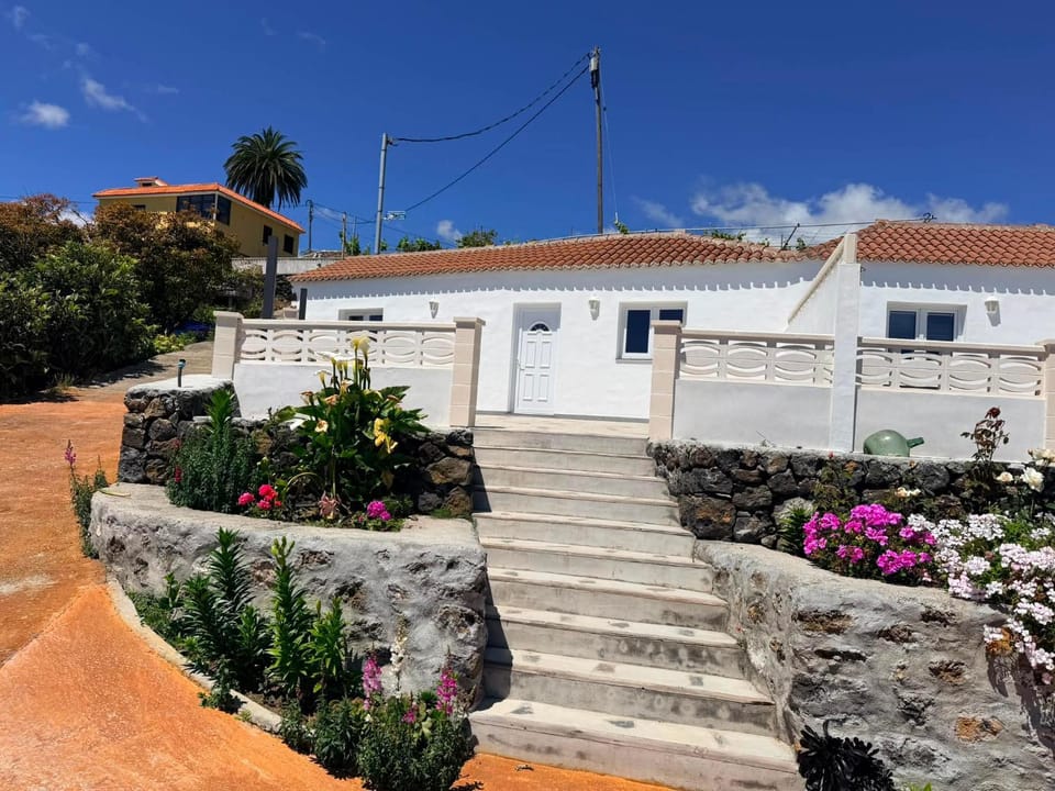 VV Casa Los Brezos "by AFCVacacional" House in La Palma