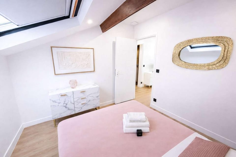 Appartement metro Mairie d'Aubervilliers 4 pers Apartment in Aubervilliers