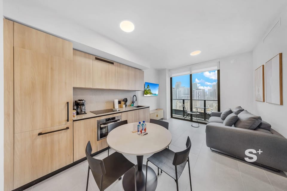 TV and multimedia, Kitchen or kitchenette, Living room, Dining area