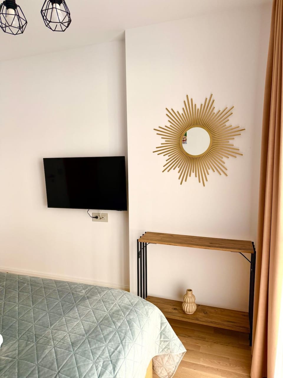 Chic City Stay - Brașov Central Apartment in Brasov