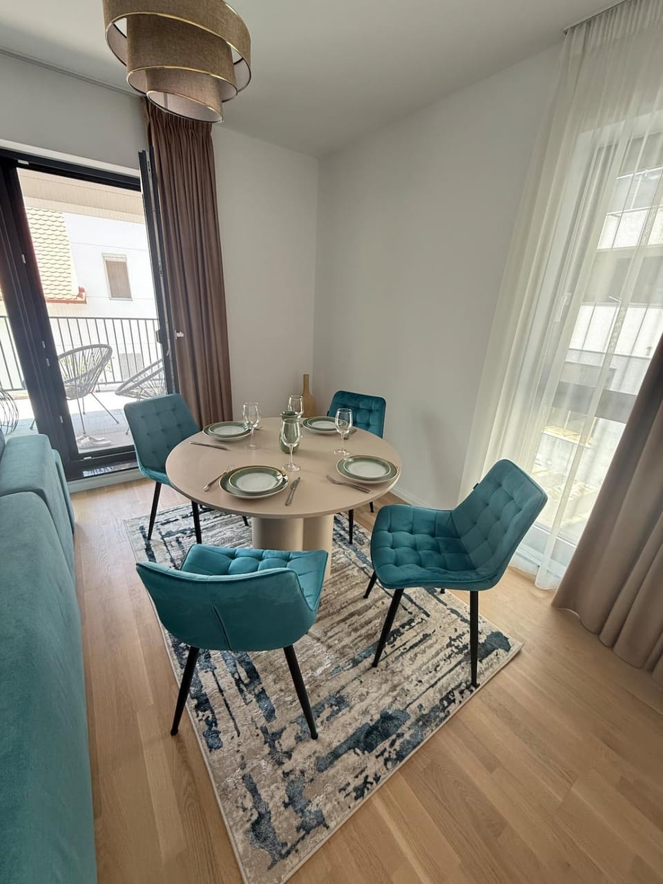 Chic City Stay - Brașov Central Apartment in Brasov