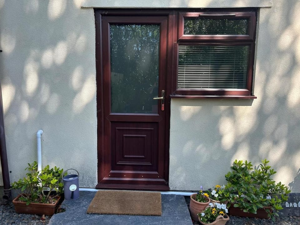 Mawddach View, Snowdonia Hot tub & Pet friendly Apartment in Wales