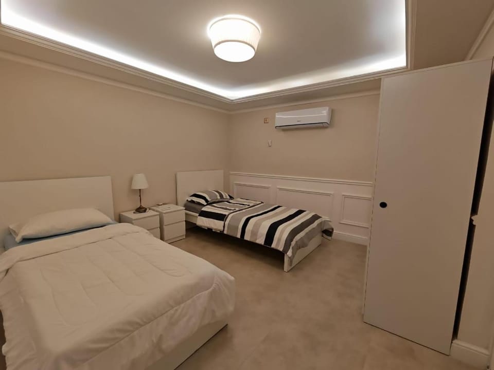 Bedroom, internet, air conditioner