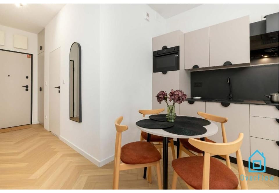 Granaria Apartment - Heart of Motlawa Promenade at Old Town Gdansk Apartment in Gdansk