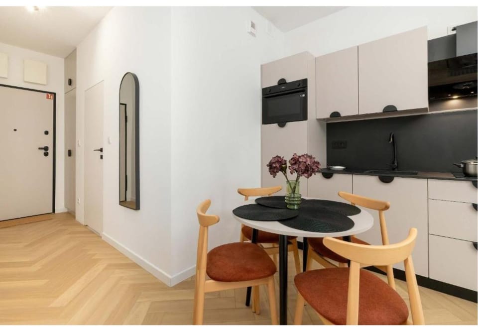Granaria Apartment - Heart of Motlawa Promenade at Old Town Gdansk Apartment in Gdansk
