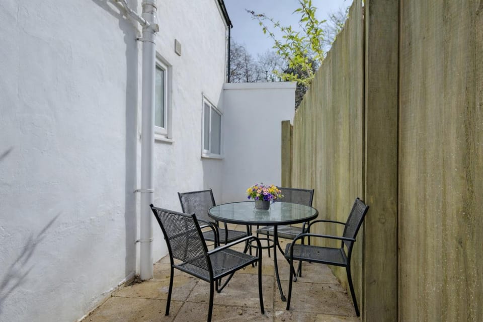 Patio, Day, View (from property/room), Dining area