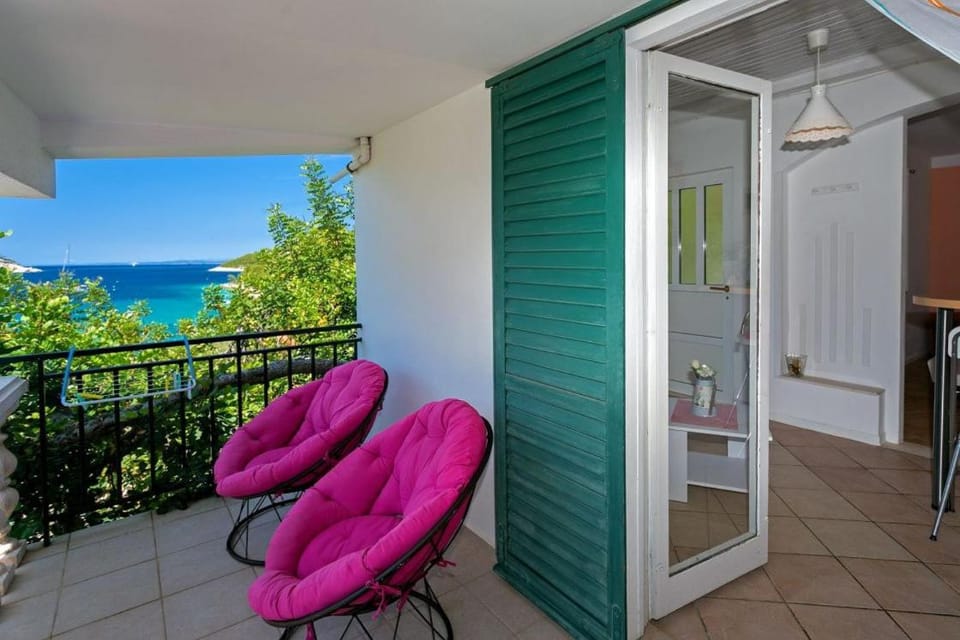 Villa Huerte - Seaview Studio Apartment in Hvar