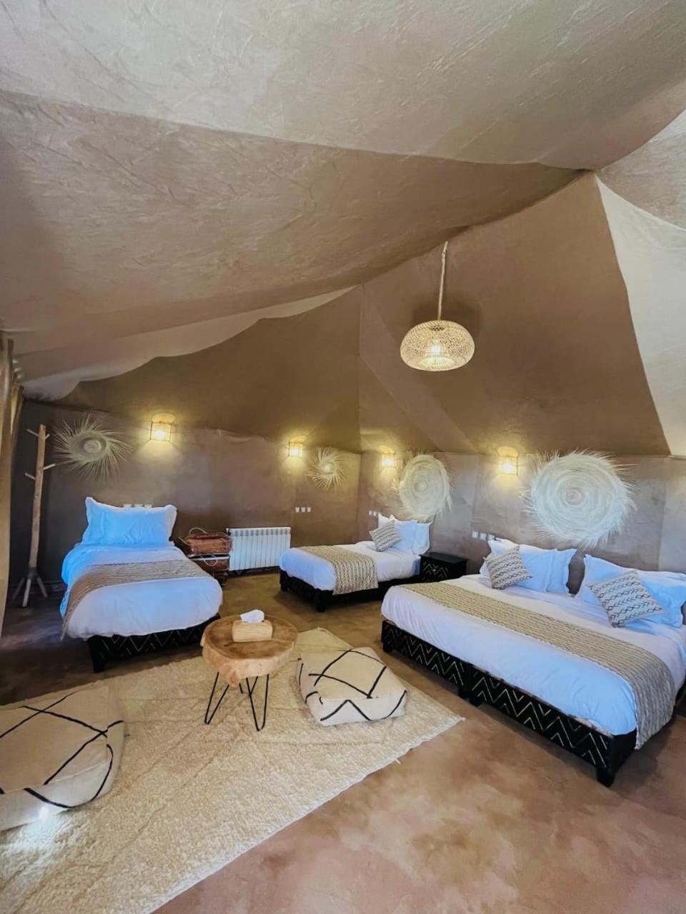 Bed, Seating area, Bedroom