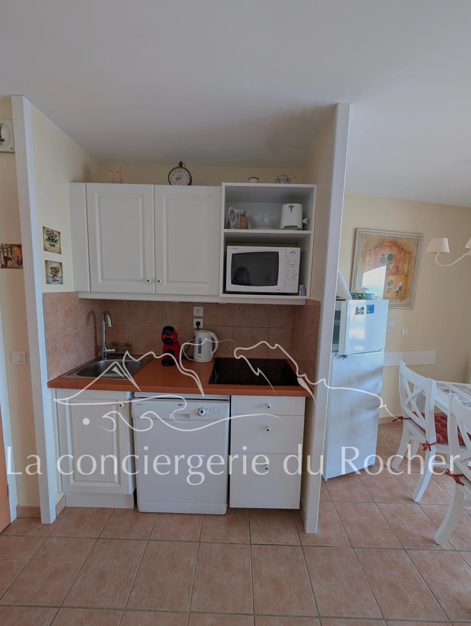 Coffee/tea facilities, dishwasher, microwave, toaster, kitchen