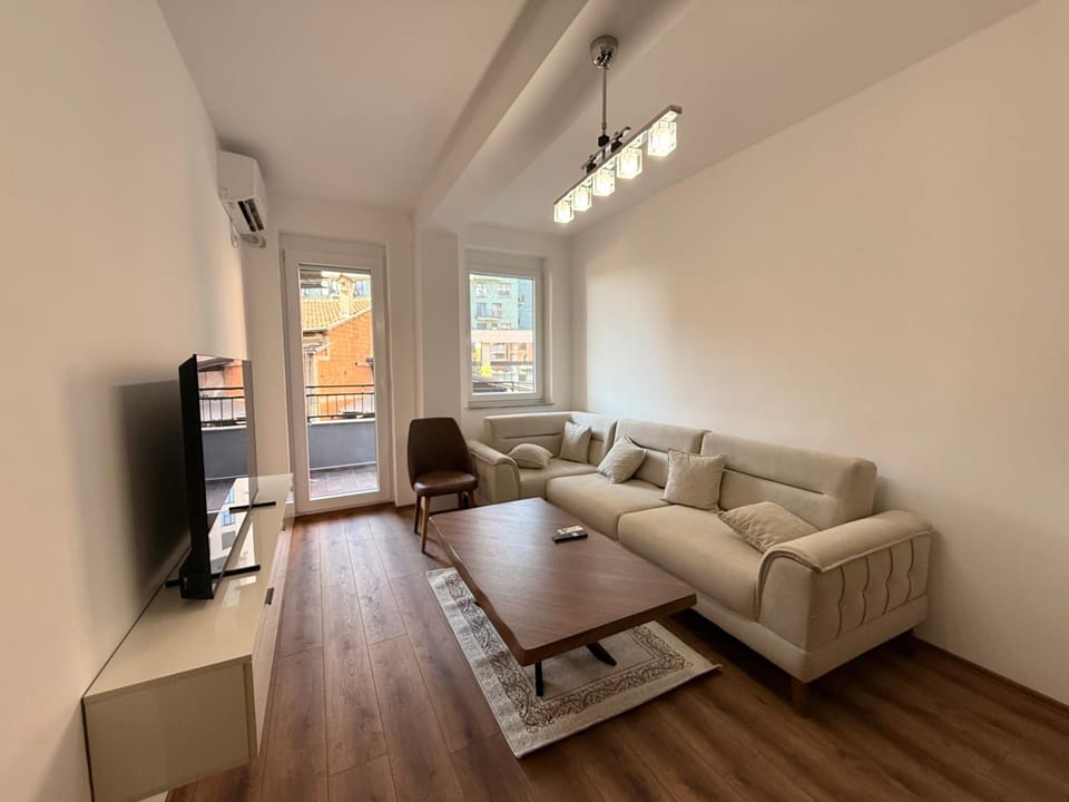 Velora Stays- Prizeren City Centre Apartment in North Macedonia