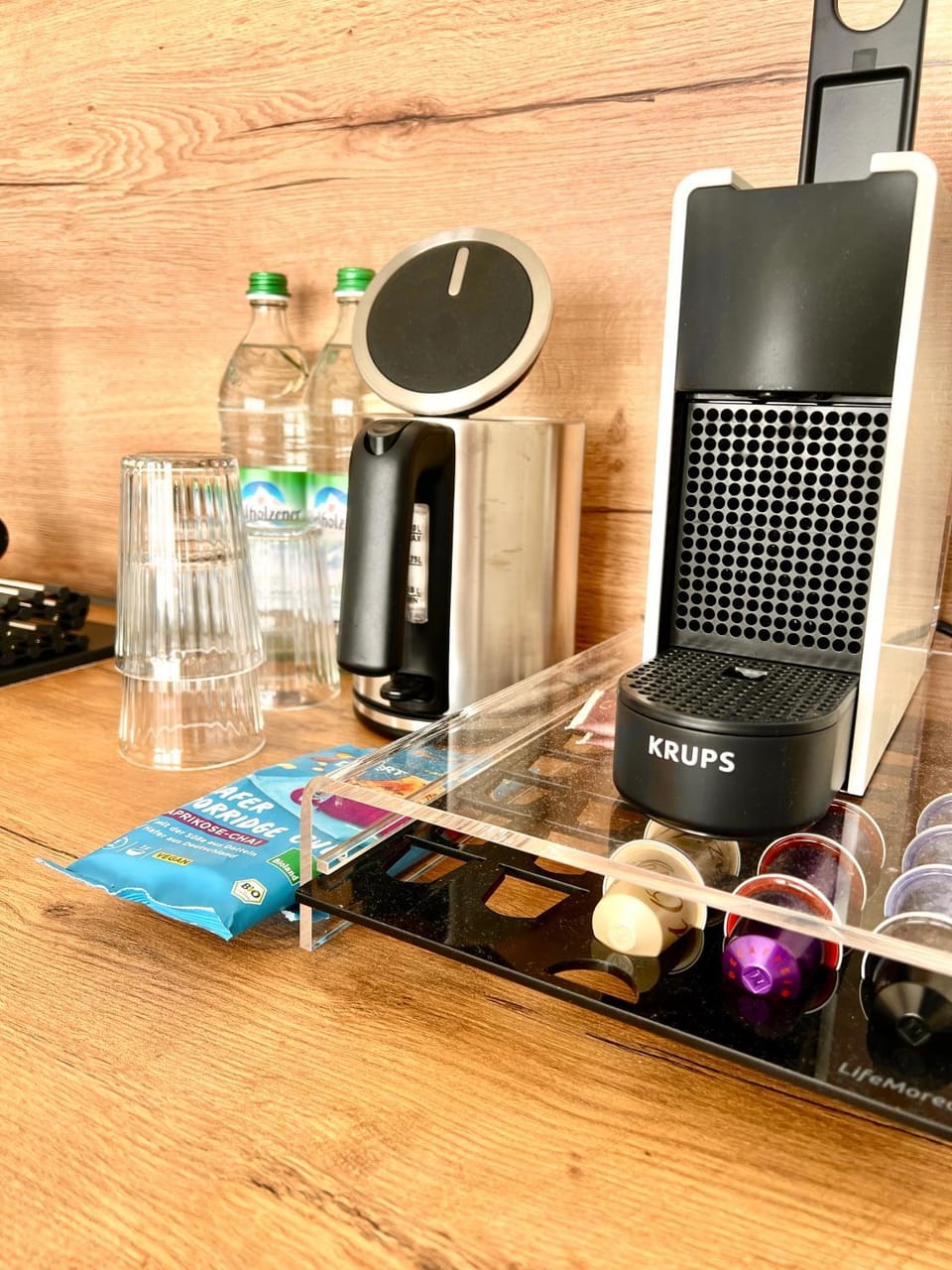Coffee/tea facilities, Food and drinks