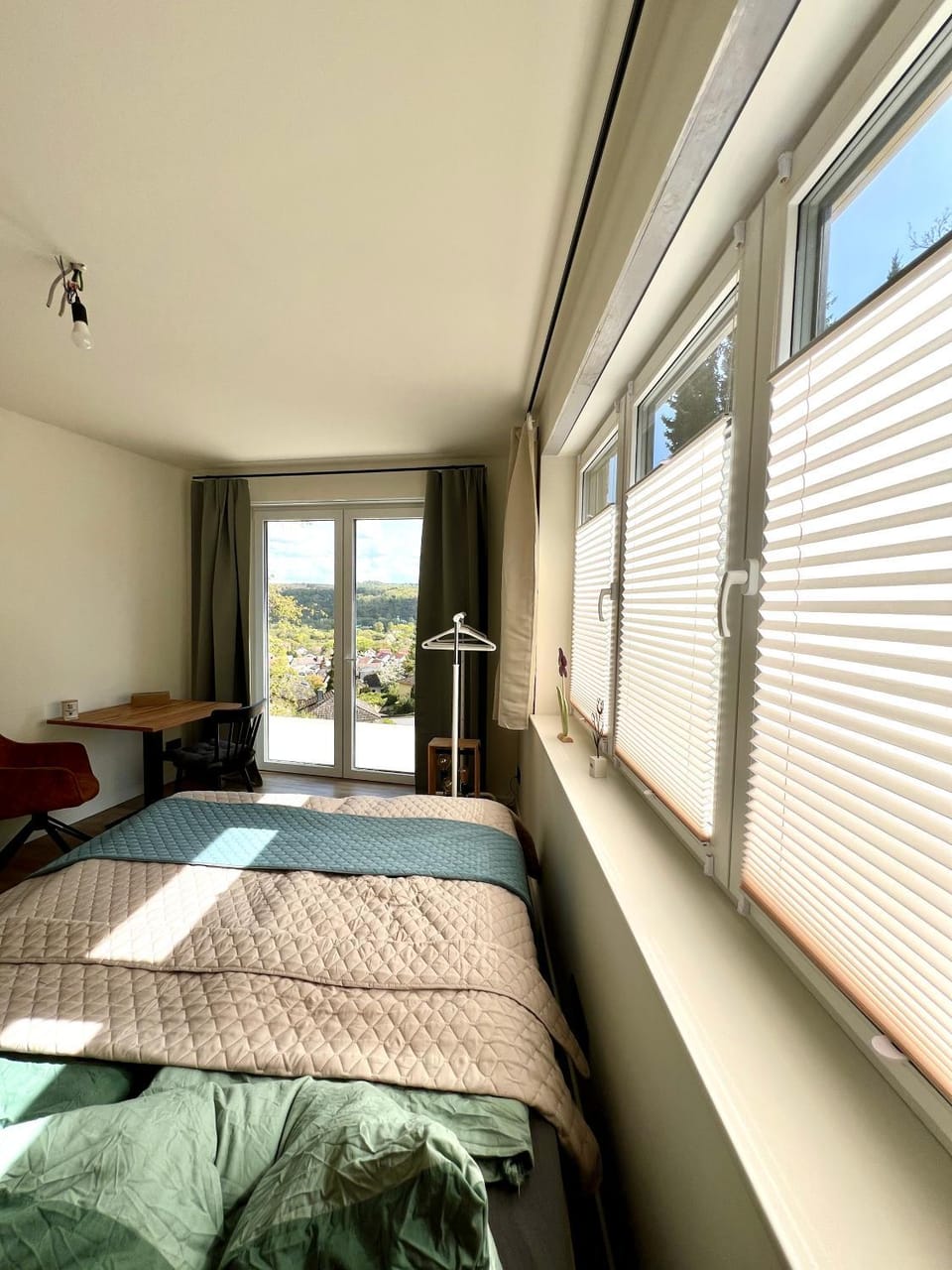 Bed, Seating area, Dining area, Bedroom