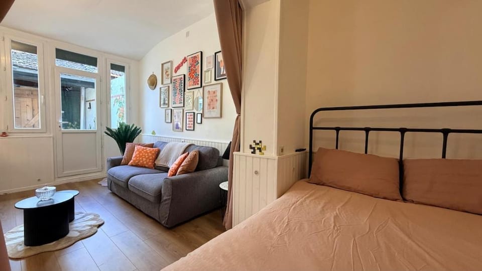 T2 Chartreuse terrasse - Busca - Toulouse centre Apartment in Toulouse