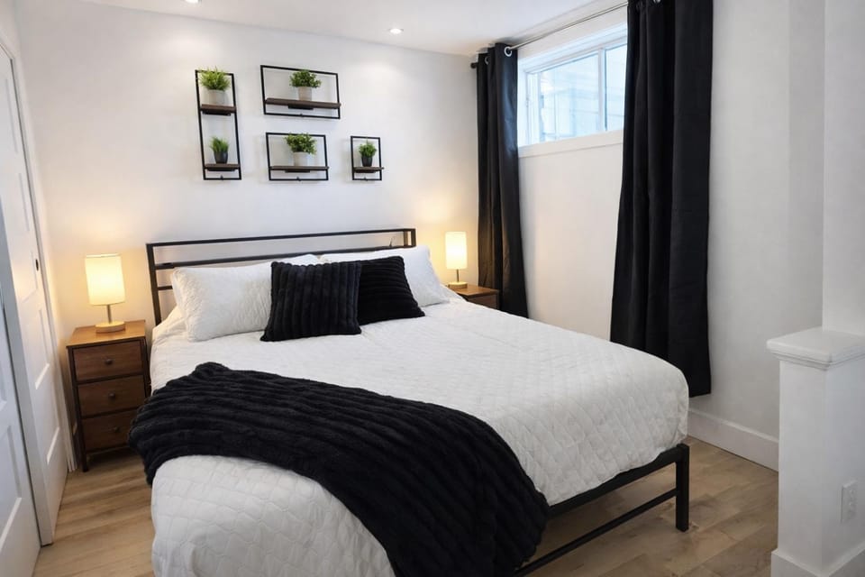 Spacious 2BR in Vieux Limoilou 10 min Old Quebec Apartment in Quebec City