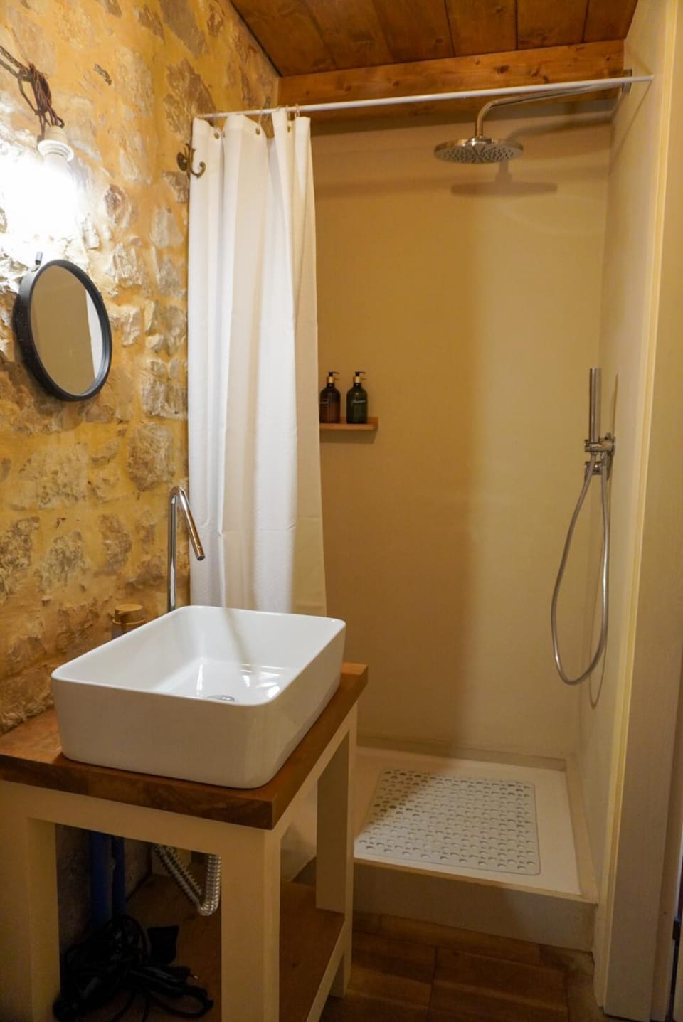 Shower, Bathroom, towels