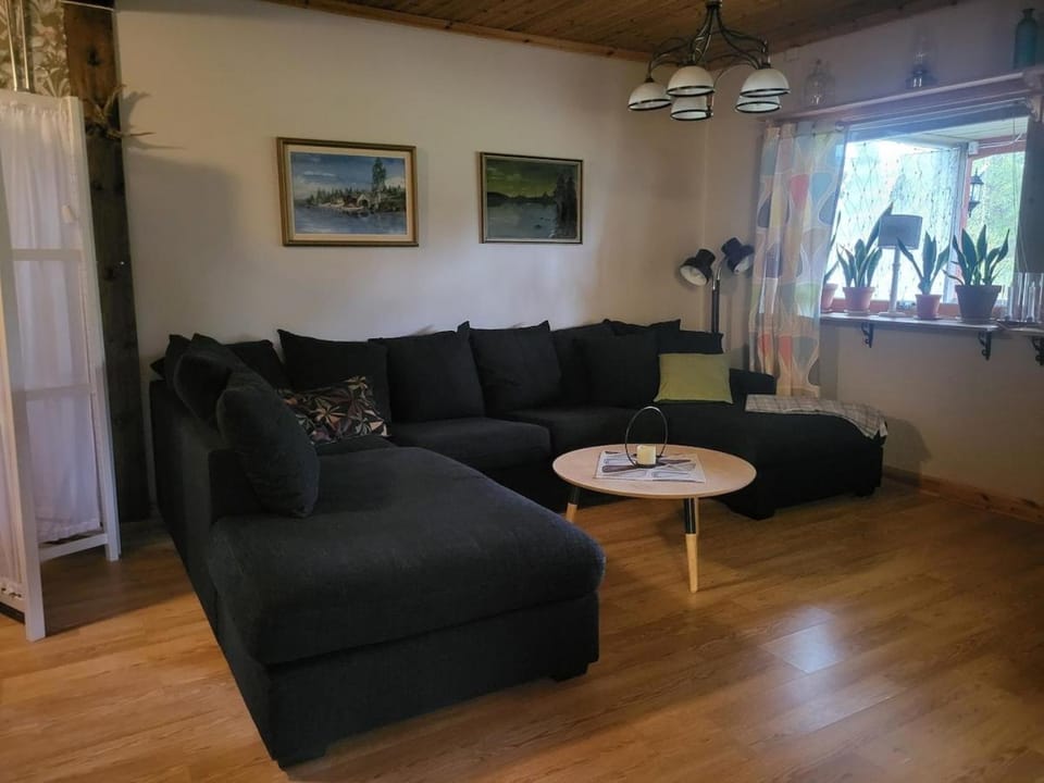 Helt hus i lilla Vuotner Villa in Norrbotten County, Sweden