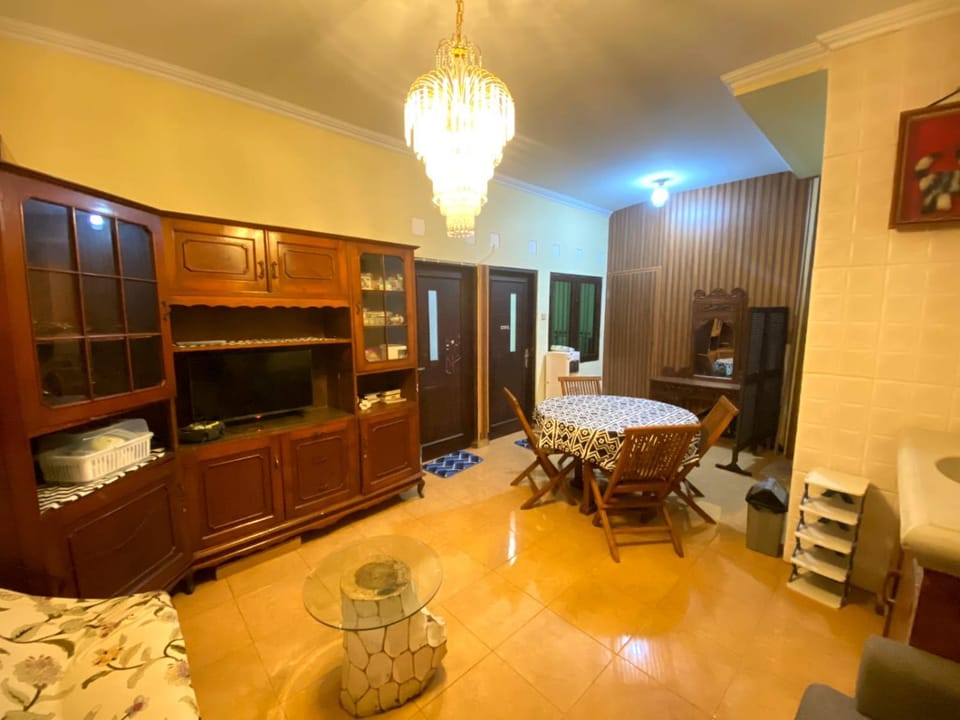 Cosinus PogungLor A dan B House in Special Region of Yogyakarta