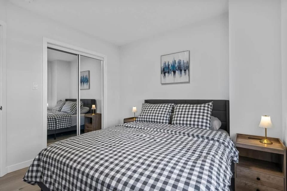 Modern End 3BR Townhouse Near U of A & Whyte Ave House in Edmonton