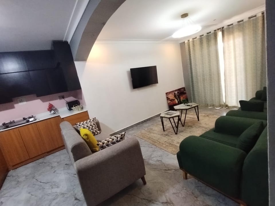 TV and multimedia, Kitchen or kitchenette, Living room, Seating area