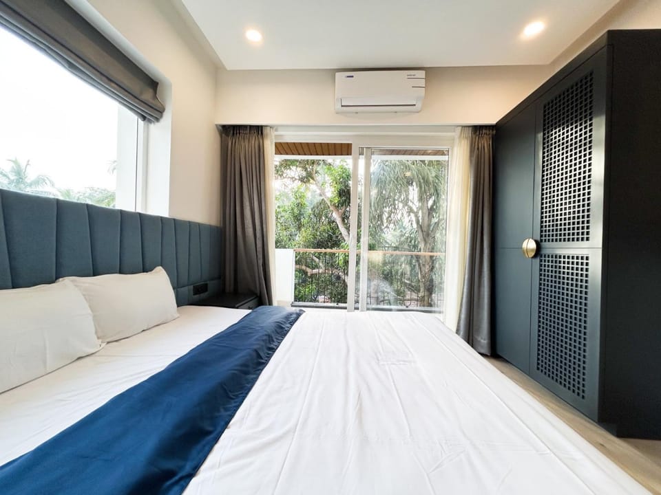 Bed, Photo of the whole room, Bedroom, wardrobe, air conditioner